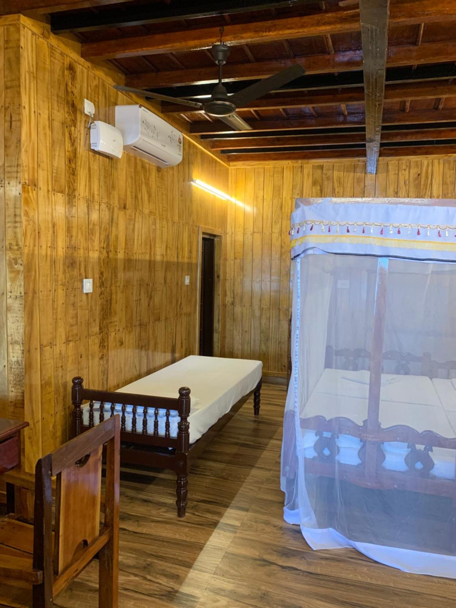 Malayalam Lake Resort Alappuzha Kültér fotó